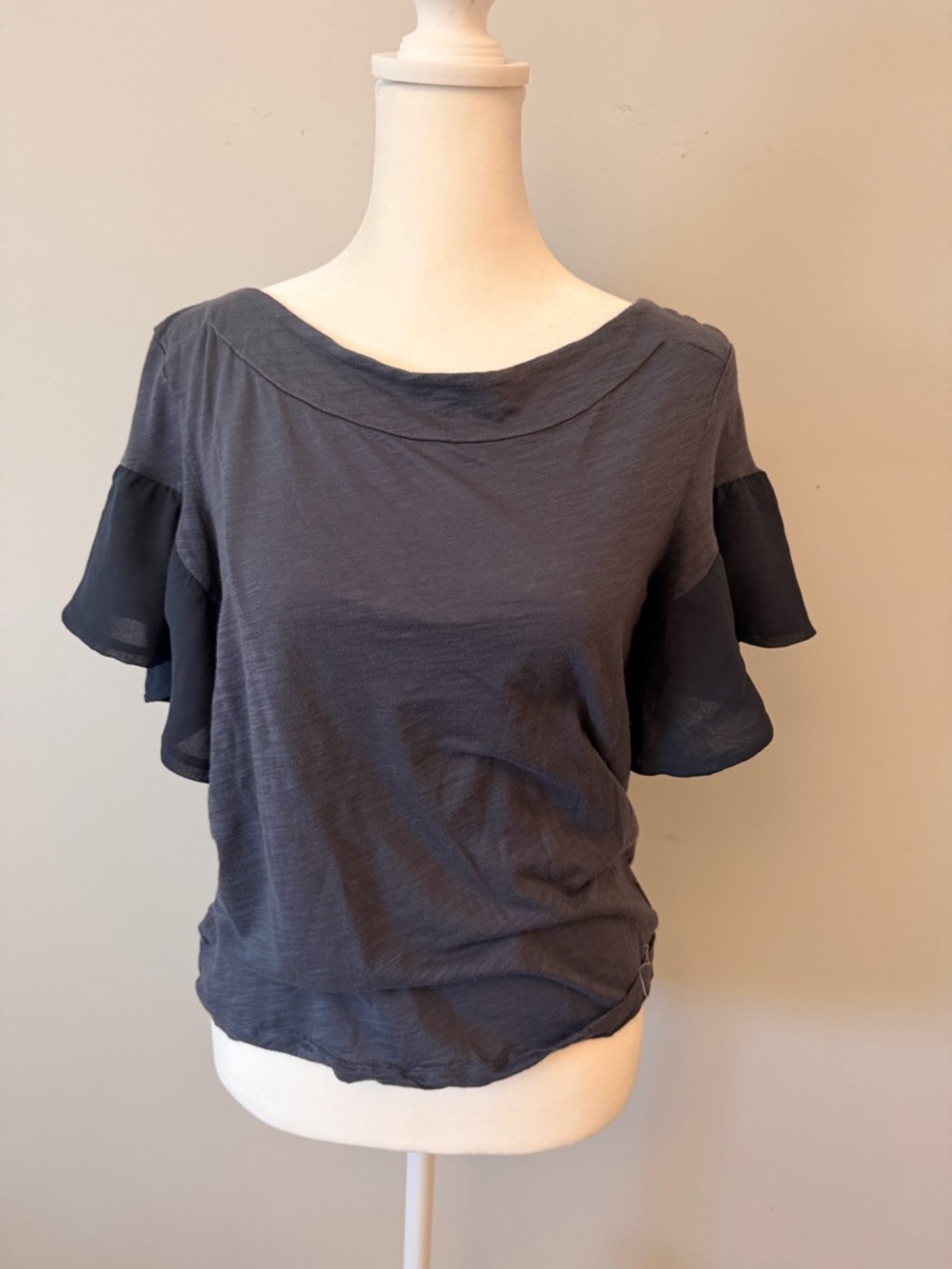 Anthropologie deletta Women’s Slate Gray/Blue Ruffle Sleeve Top